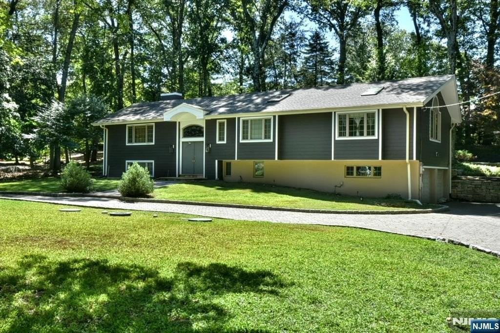 692 High Mountain Rd - Photo 3 of 36