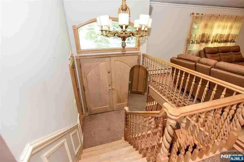 692 High Mountain Rd - Photo 4 of 36