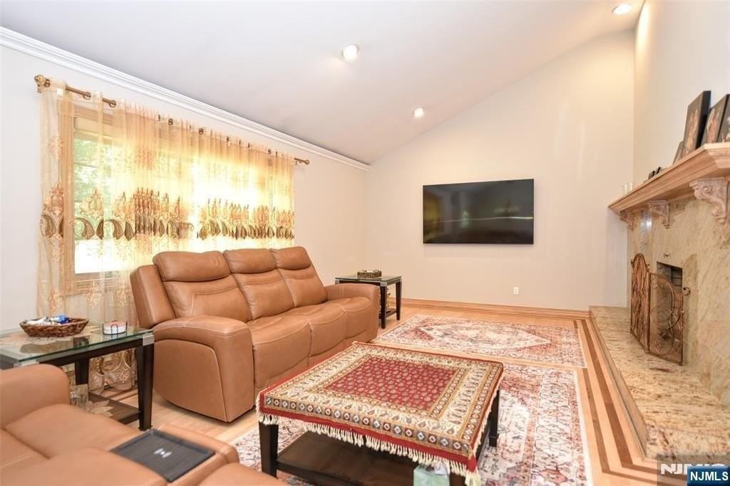 692 High Mountain Rd - Photo 5 of 36