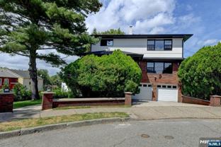 853 Elizabeth St - Photo 1 of 1