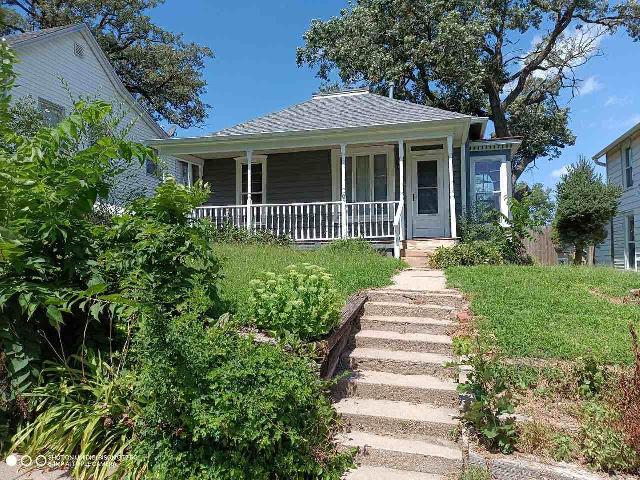 318 2nd Ave - Photo 2 of 11