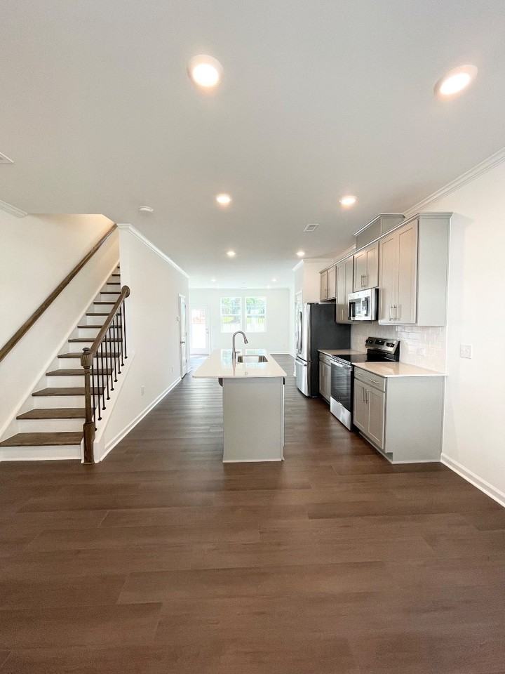 1526 Crescent Townes Way - Photo 3 of 20