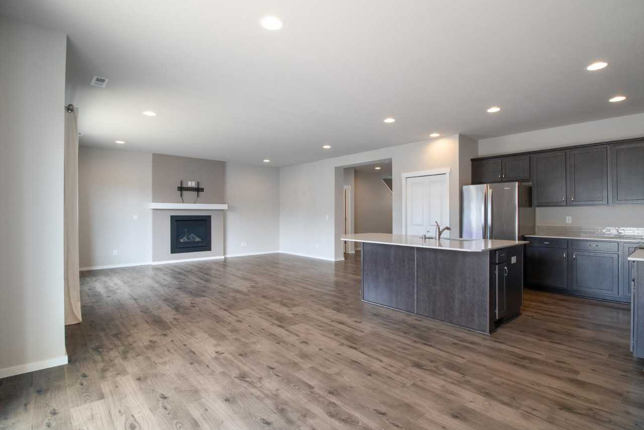 2925 Cassius St Ne - Photo 6 of 11