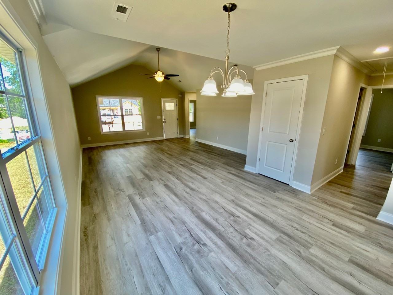 3686 Saddleridge Dr - Photo 2 of 13