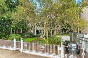 featured image of 1427 Saint Mary St #B