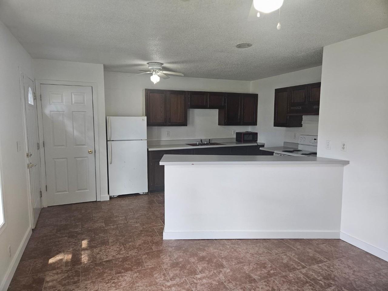 510 W Murray - Photo 2 of 5