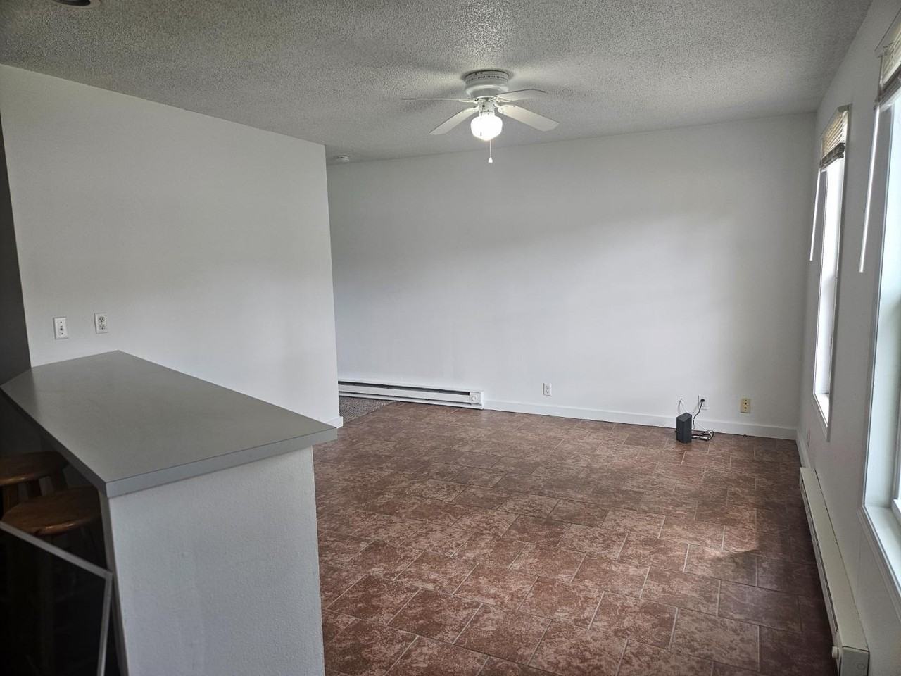 510 W Murray - Photo 3 of 5