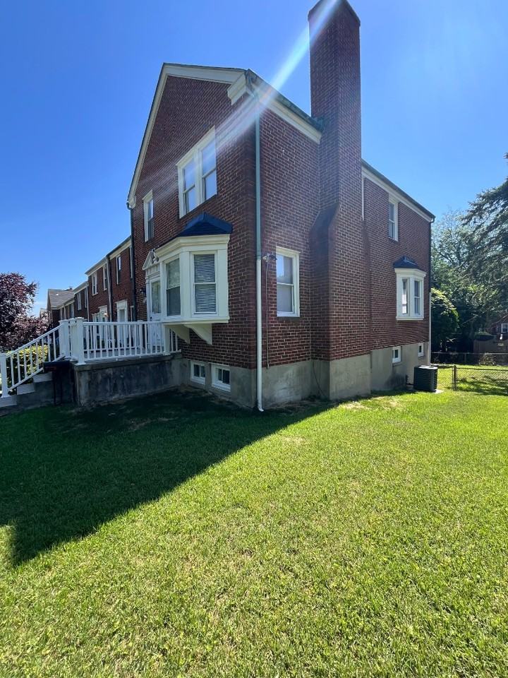 1157 Granville Rd - Photo 3 of 13