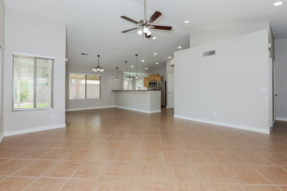 1129 N Willow St - Photo 3 of 16