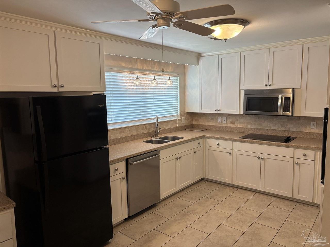 301 Teakwood Circle - Photo 4 of 24