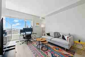 featured image of 899 Pine St