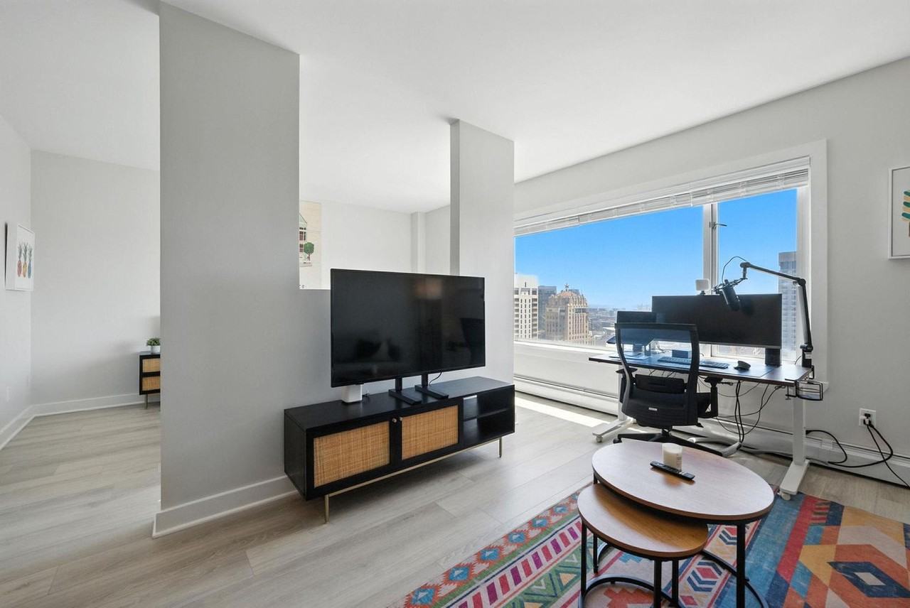 899 Pine Street - Photo 2 of 30