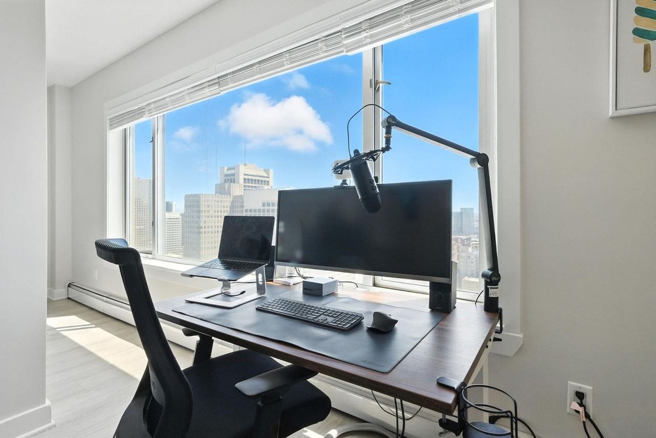 899 Pine Street - Photo 5 of 30