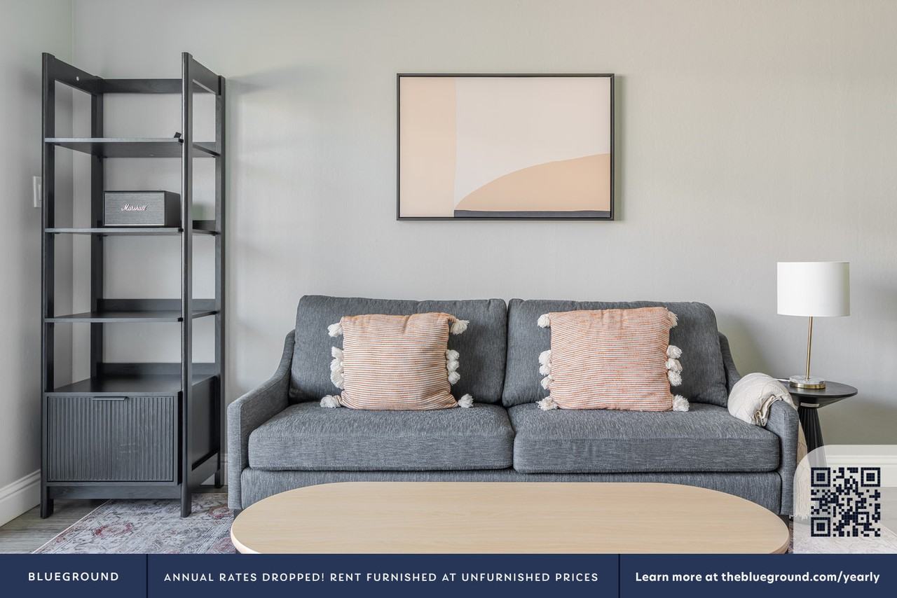 2019 Shoreline Dr #1958 - Photo 4 of 34