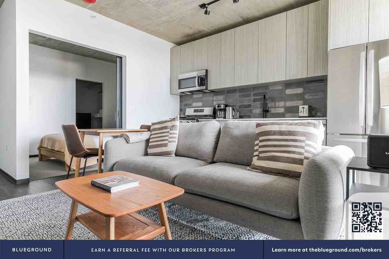 1454 W Randolph St #1304 - Photo 5 of 50