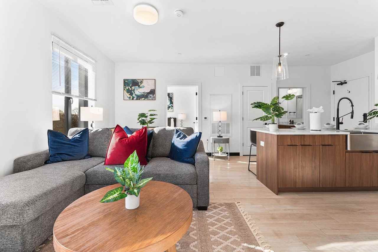 600 Broadway #1240317P - Photo 6 of 39