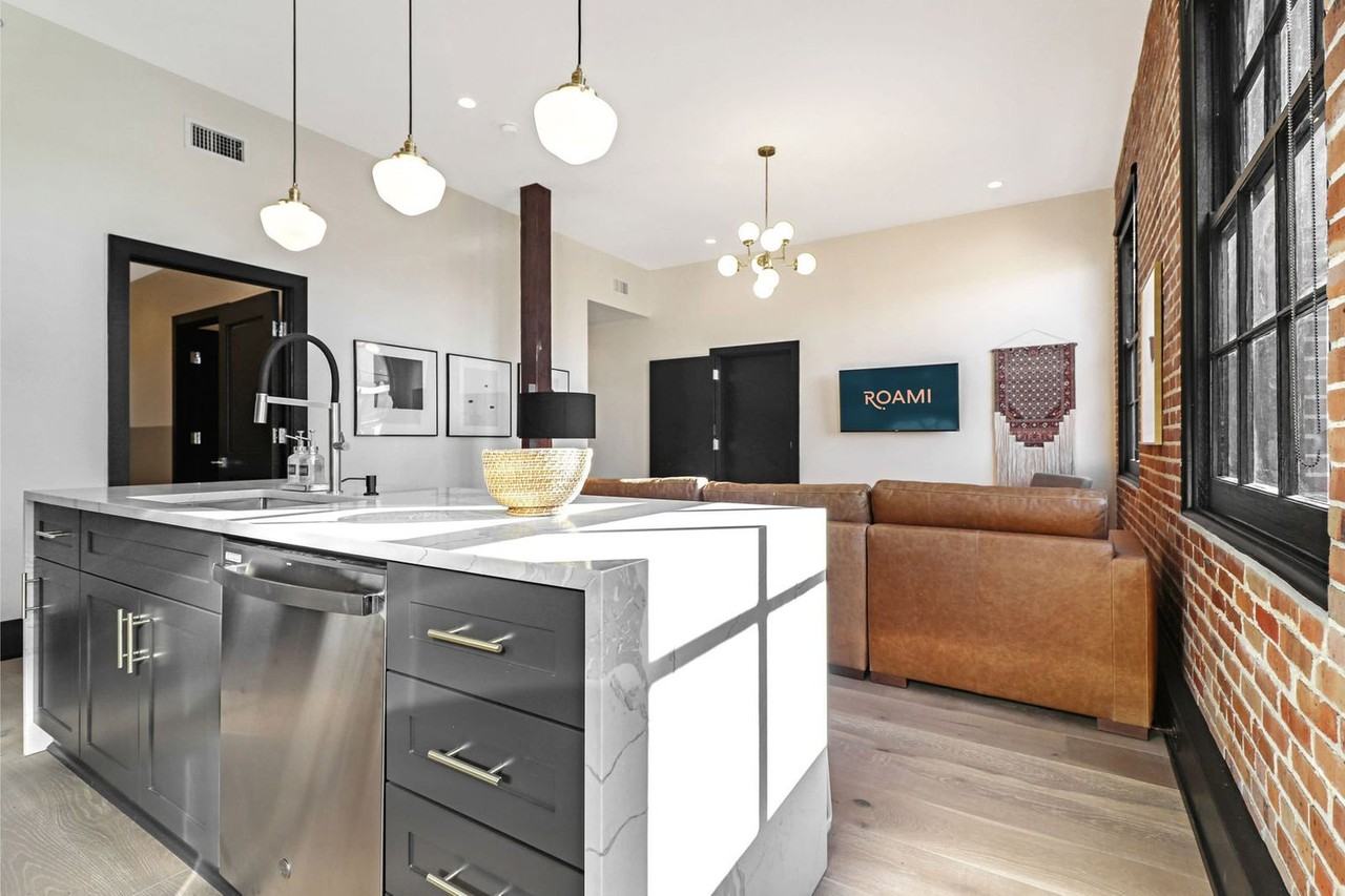 1148 S Peters St #1265820P - Photo 2 of 39