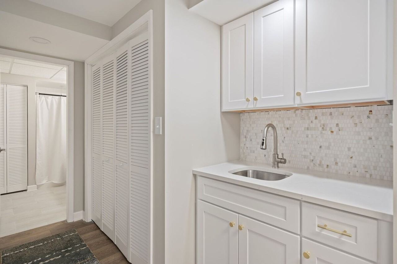 22051 W Taylor Rd #1285046P - Photo 6 of 26