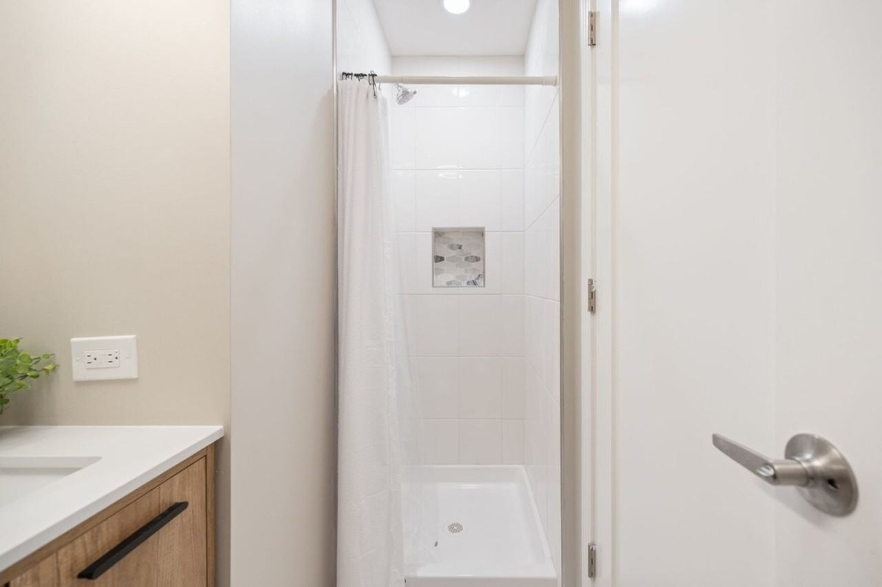 22051 W Taylor Rd #1285046P - Photo 7 of 26