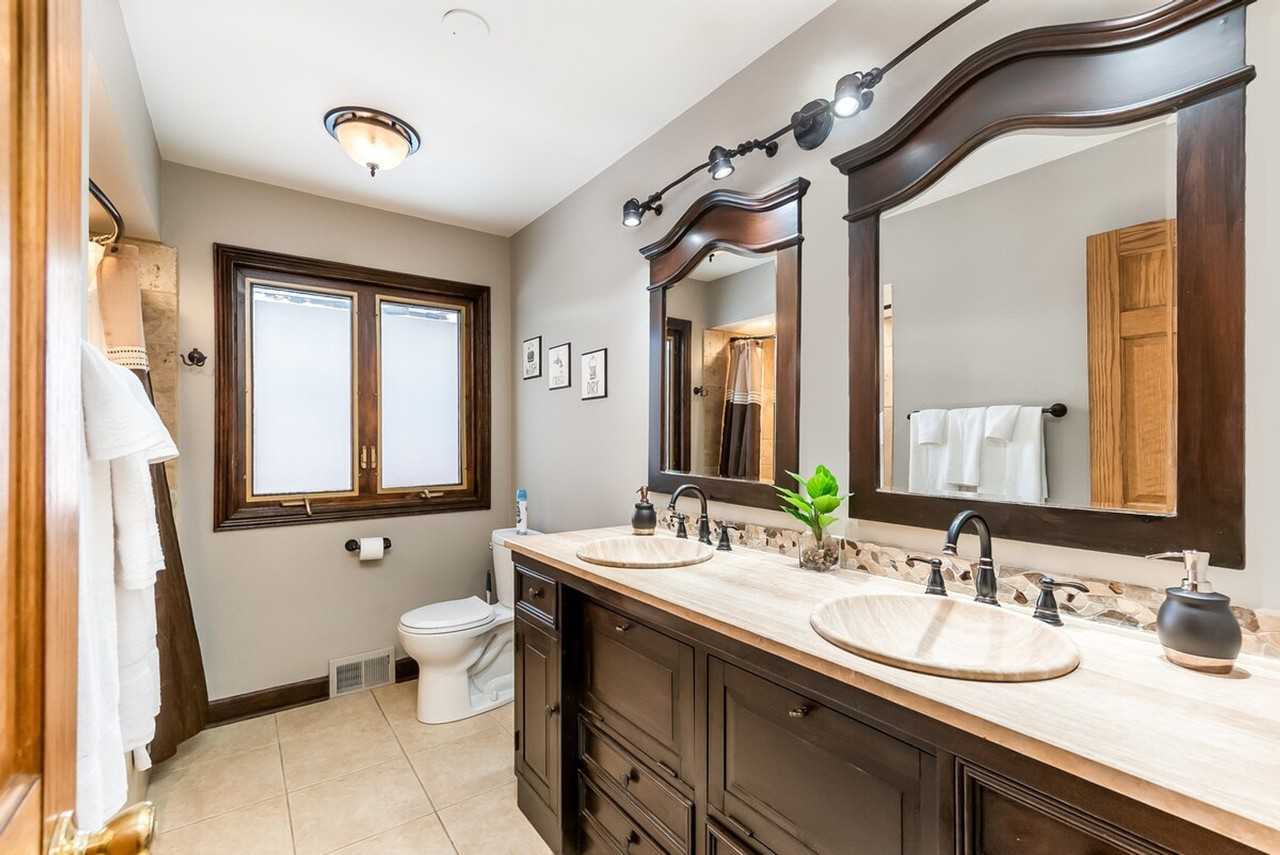 336 North Walnut Street #1285073P - Photo 6 of 24