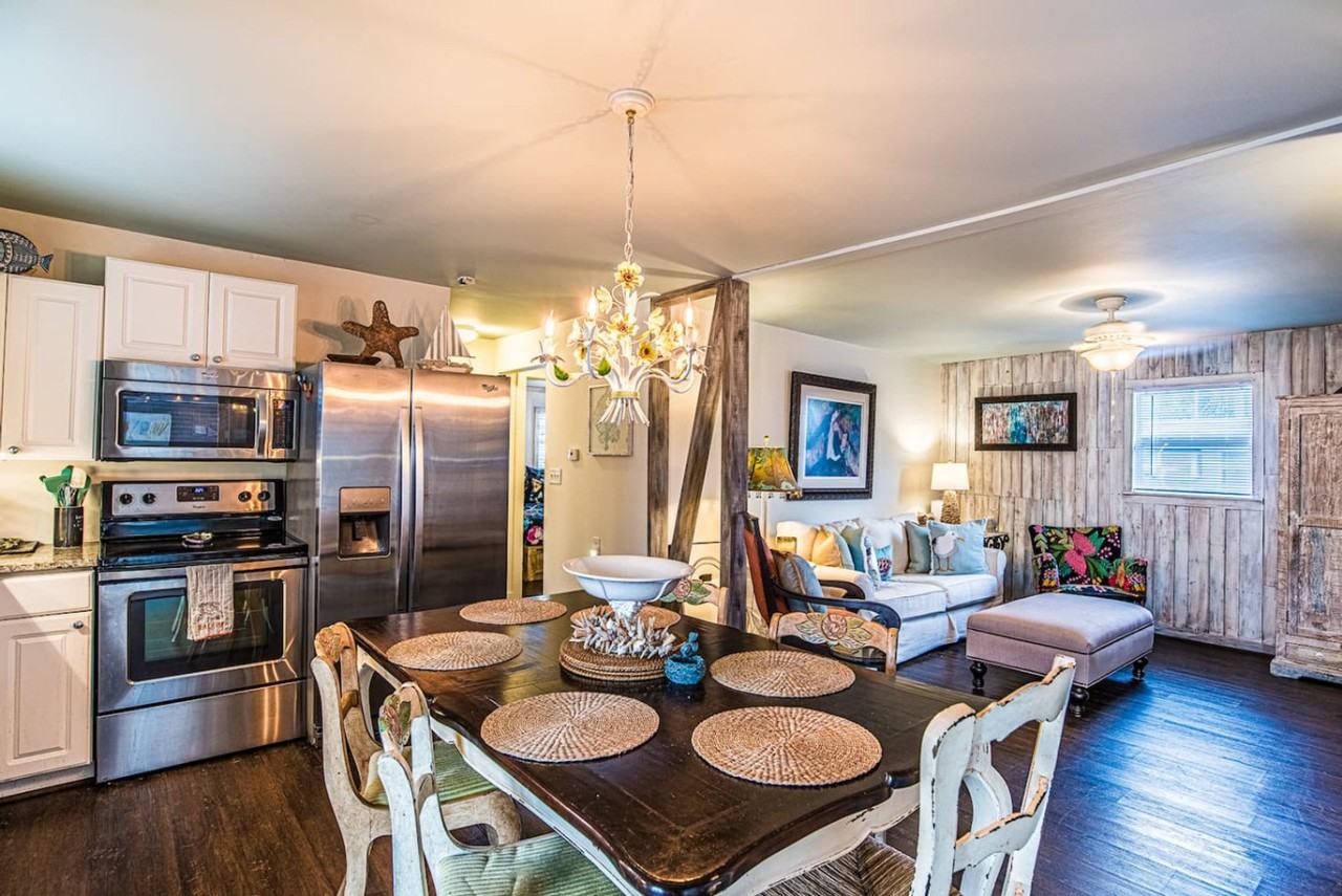 202 Corto Pl #1285294P - Photo 2 of 19