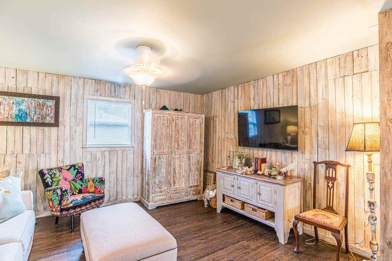 202 Corto Pl #1285294P - Photo 3 of 19