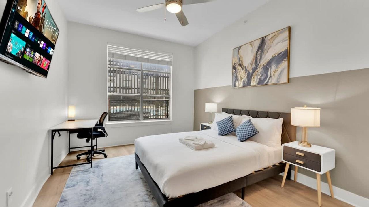 2901 Indiana Street - Photo 3 of 73