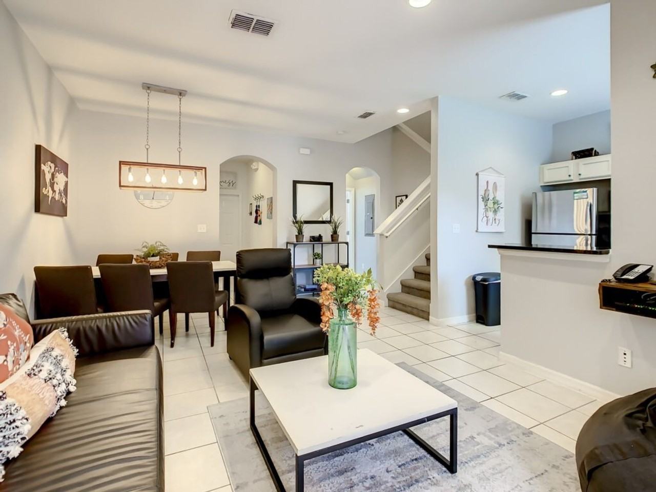 2737 Coupe St #1287626P - Photo 3 of 50