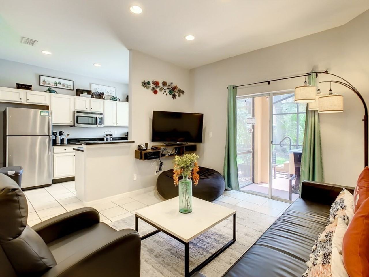 2737 Coupe St #1287626P - Photo 4 of 50