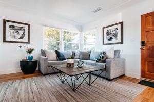 featured image of 4127 Vermont St