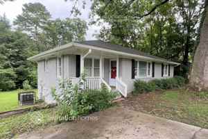 featured image of 4802 Glenwood Rd