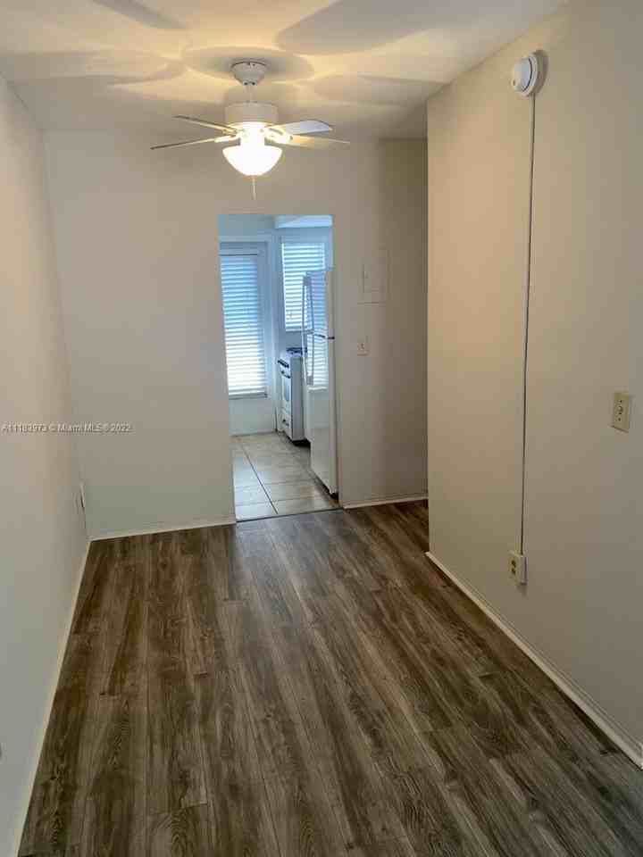 719 Euclid Avenue #9 - Photo 4 of 17