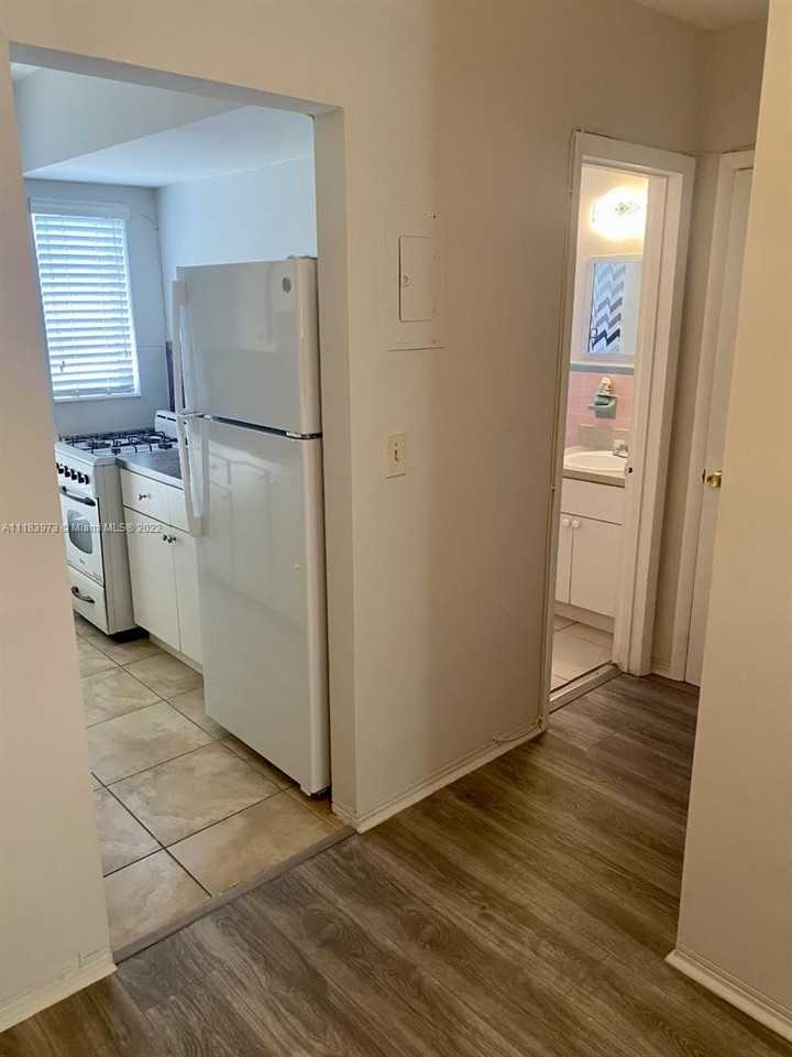 719 Euclid Avenue #9 - Photo 5 of 17