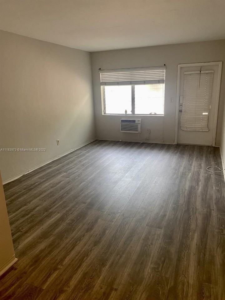 719 Euclid Avenue #9 - Photo 6 of 17