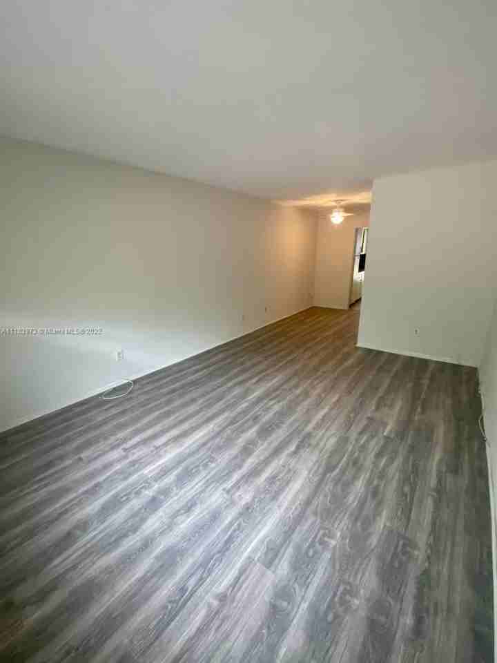 719 Euclid Avenue #9 - Photo 7 of 17