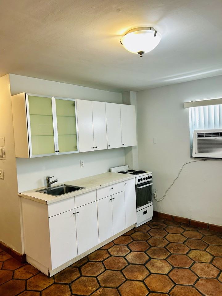 949 Pennsylvania Avenue #311 - Photo 2 of 18