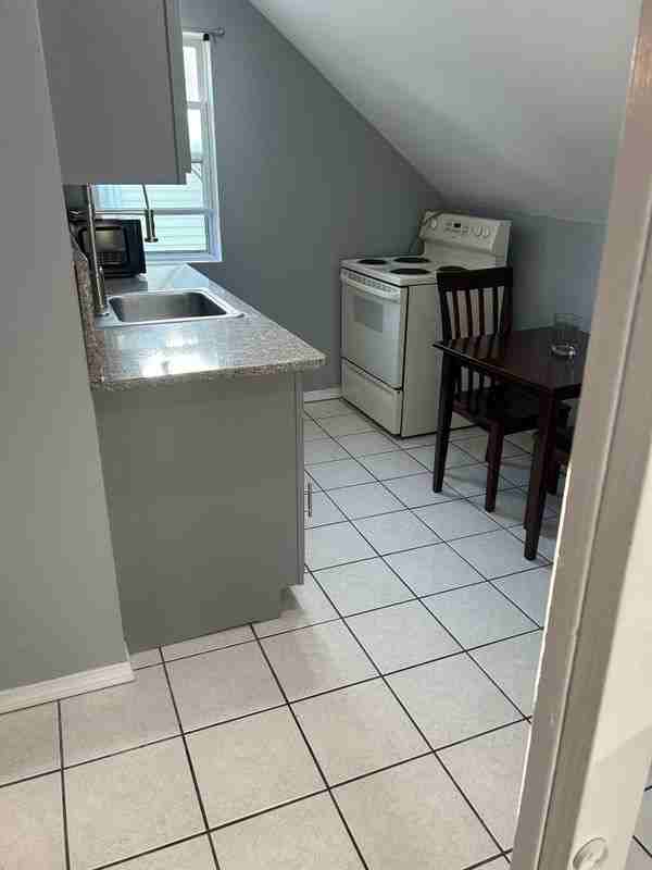 280 Bassett St - Photo 2 of 3