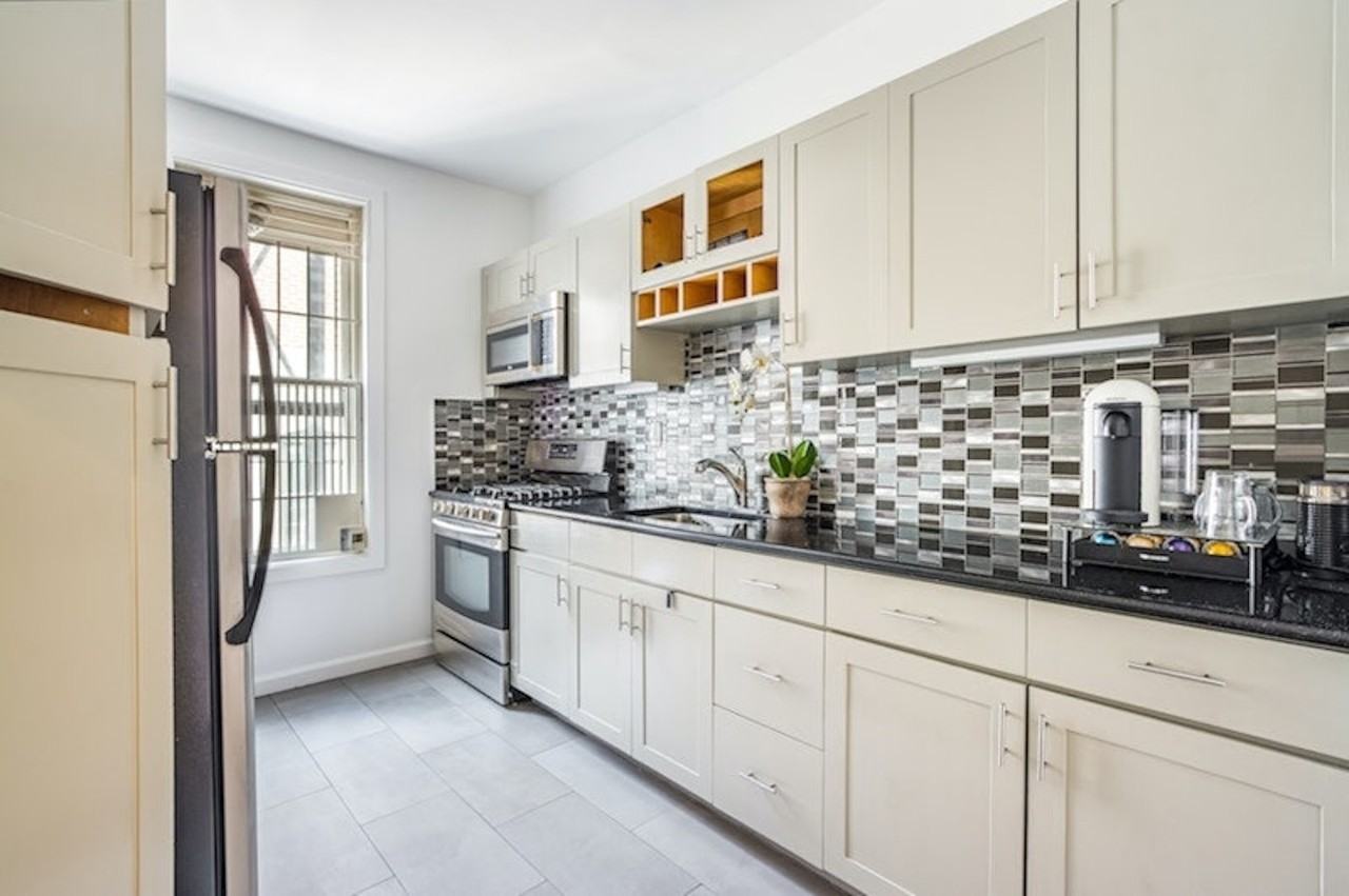 490 Amsterdam Ave #5N - Photo 2 of 5