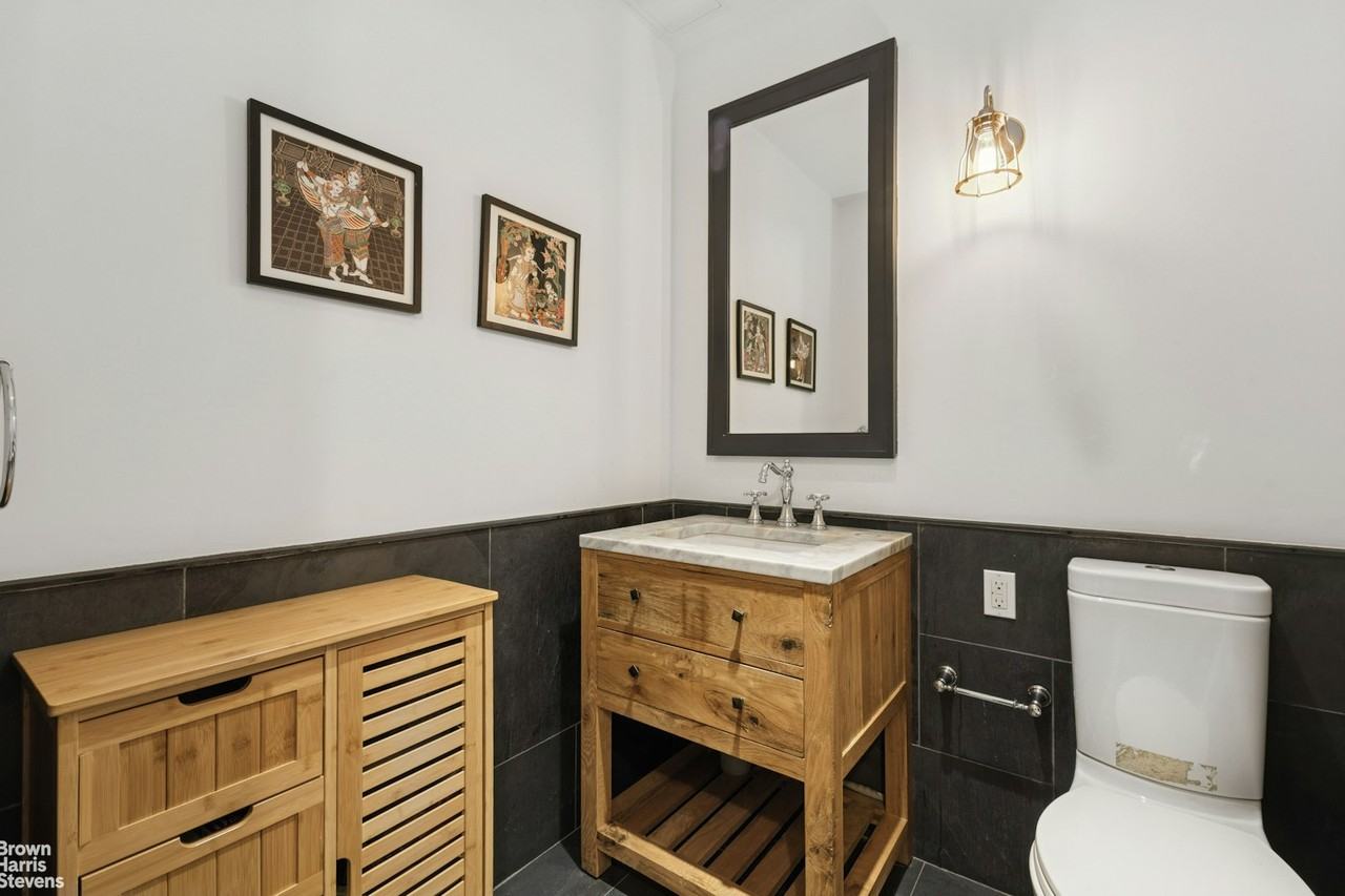 4734 47 -34 11TH STREET #301 - Photo 5 of 12