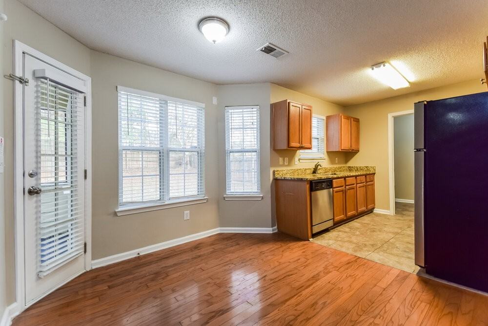 4405 Grove Dr Nw - Photo 6 of 17