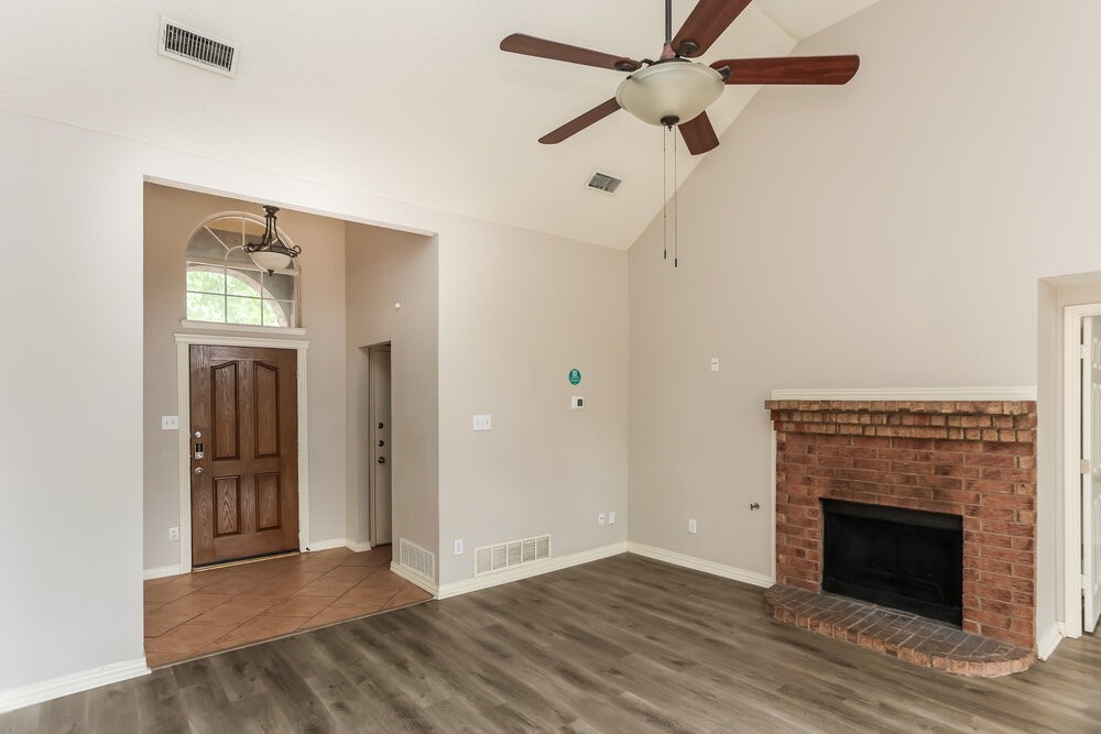 4708 Misty Ridge Dr - Photo 4 of 17