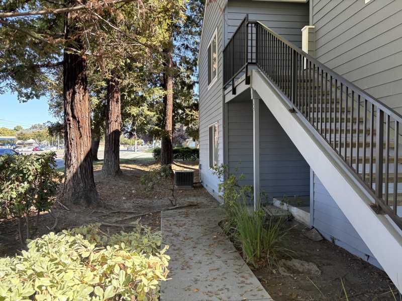 2499 Alveswood Cir - Photo 3 of 20