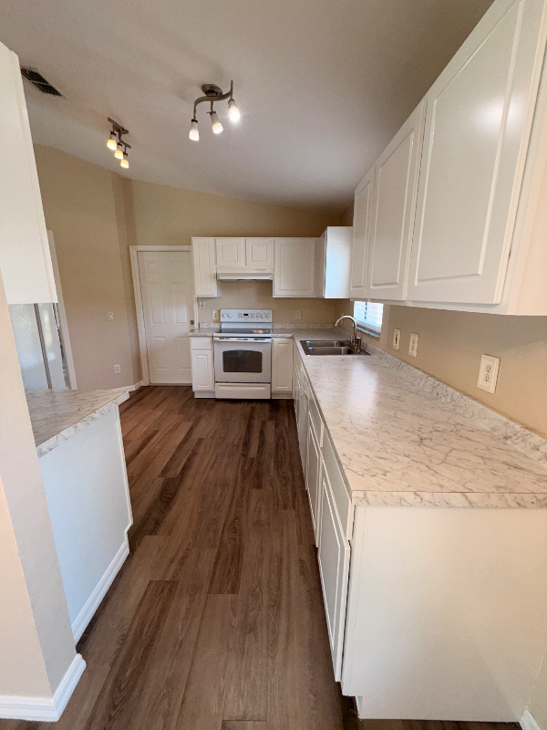 7228 N Everest Ter - Photo 7 of 19