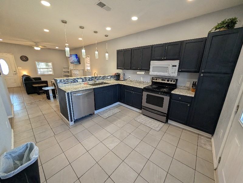 503 Nolan St - Photo 3 of 18