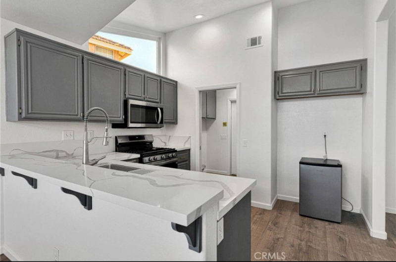 17674 High Vista St - Photo 7 of 28