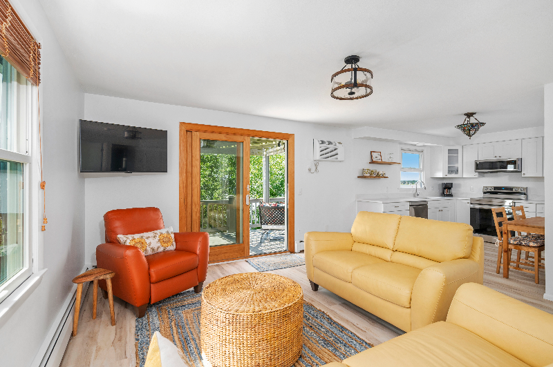 240 Narragansett Ave #2 - Photo 7 of 18