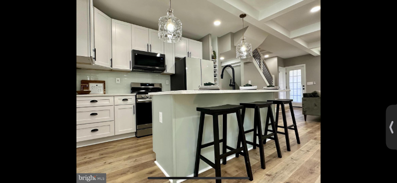 4033 Woodhaven Ave - Photo 3 of 19