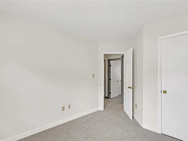 2102 Victoria Ct - Photo 5 of 20