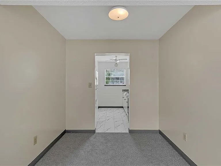 2102 Victoria Ct - Photo 6 of 20