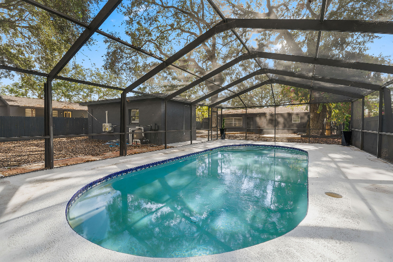 4303 W Woodlawn Ave - Photo 2 of 20